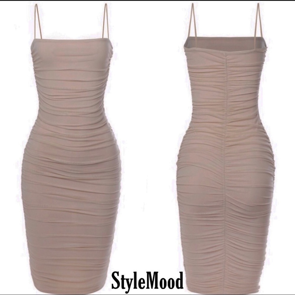 Gorgeous Dream Girl Dresses ✨ Mini & Midi - Picture 4 of 7